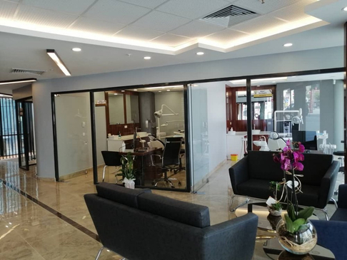 Slider image (2) EMG KLiNiK Oral and Dental Health Clinic